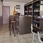 Hotel Alata 2*