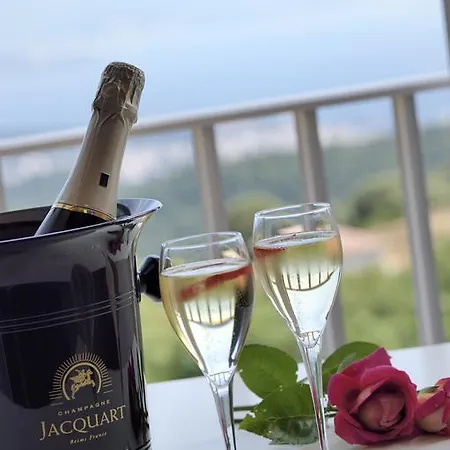 Hotell Hotel Alata Alata