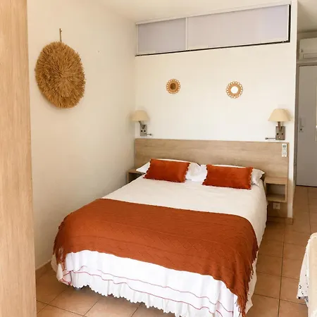 Hotel Alata فندق