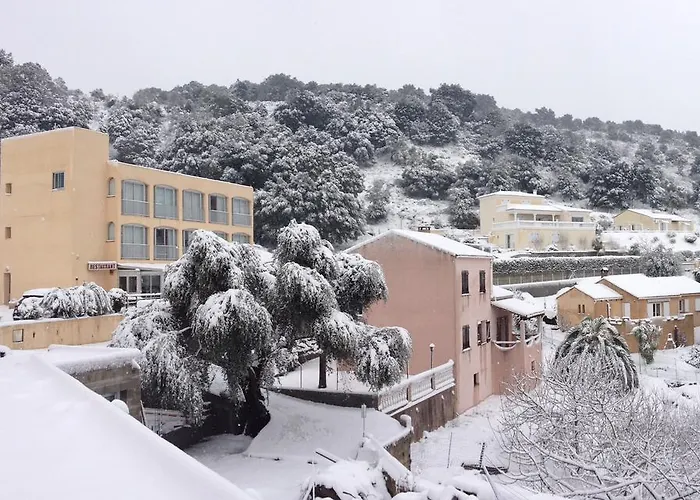 阿拉塔酒店 2* 阿拉塔